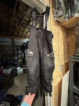 230504-1010-xx Fxr Clutch Child Youth Black Ops Snow Insulated Pants Bibs- 2