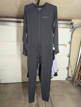 3422-s00-140-000 Klim Snow Aggressor One-piece Suit 2.0 Black Sample