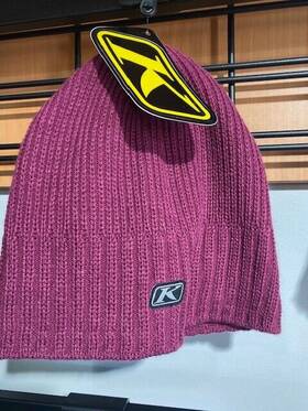 3669-000-000-710 Klim Essential Beanie Raspberry One Size Fits All