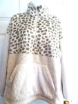 Discount Divas Botique Fleece Jacket Xl Women's Animal Print White W. Gray. Fixed Price $45.00.