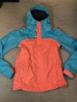 Oakley Women's Ski Jacket Karing Winter 10K-RATED Size Small Aqua Blue/orange. Fixed Price $65.00.
